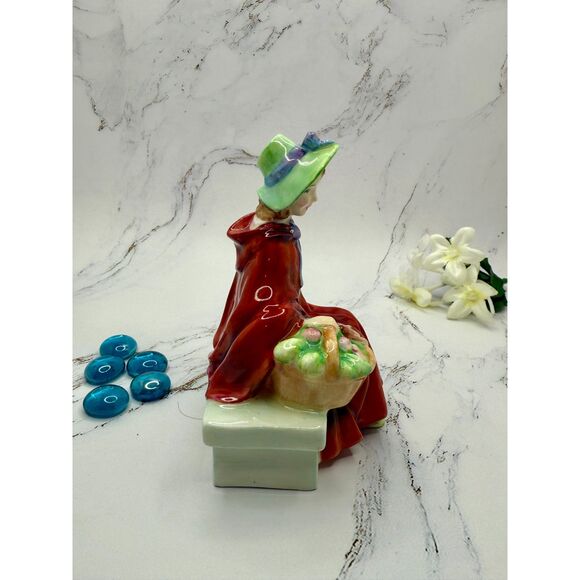 Royal Doulton Linda HN2106, handmade, Bone China, England,1952, mint condition - Picture 2 of 9